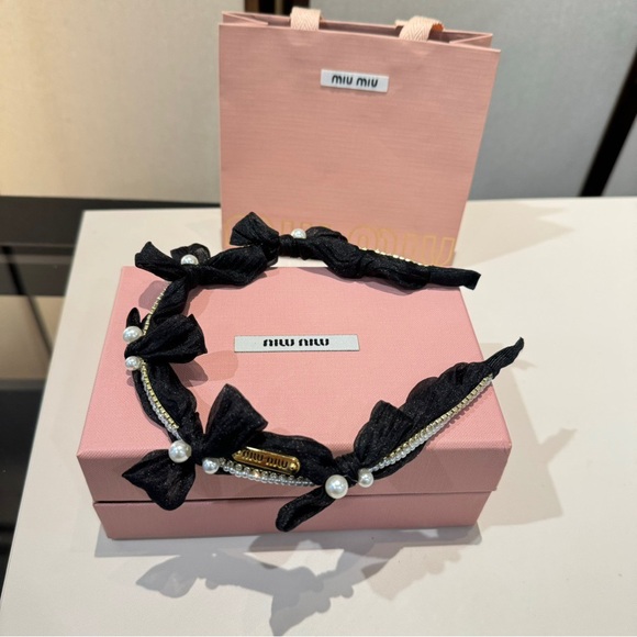 Miu Miu Black Bow Headband with Pearls and Crystals - Picture 2 of 2